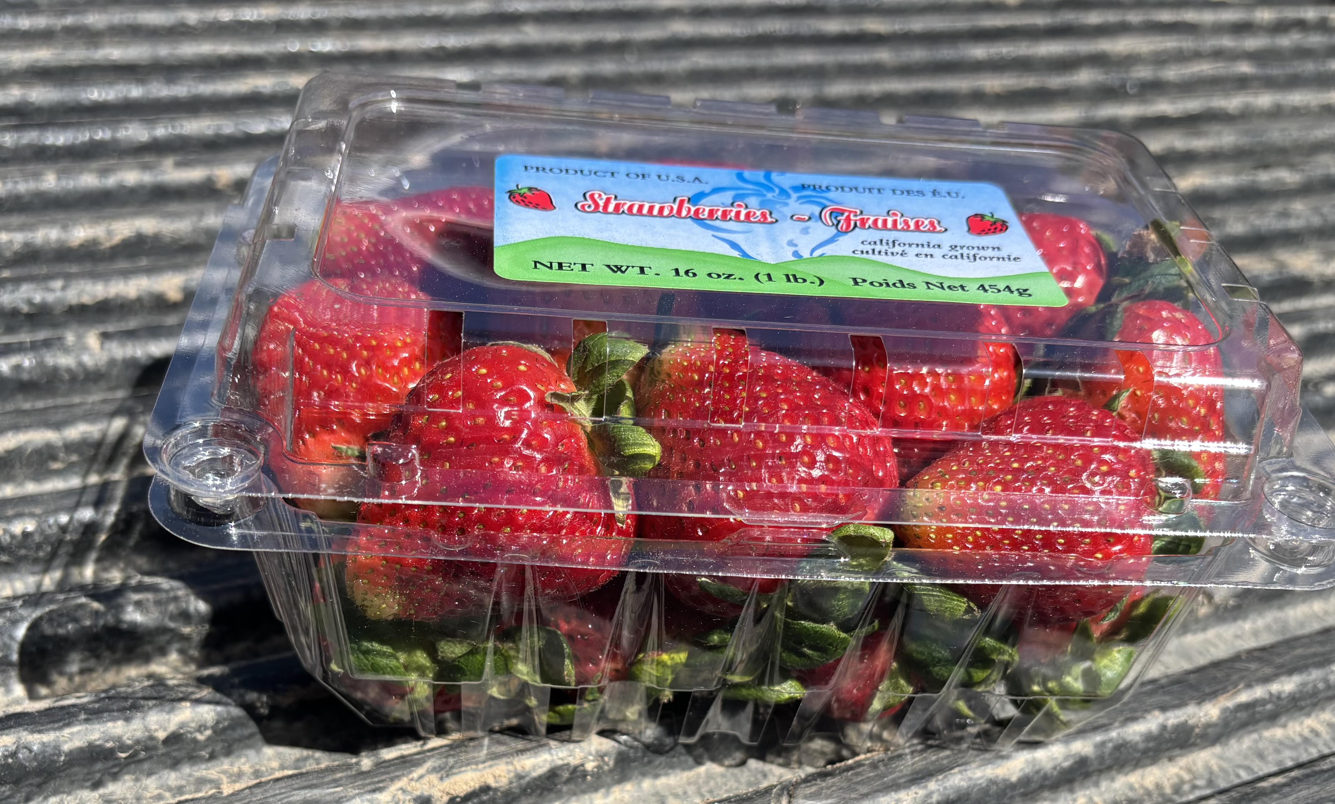 Strawberries (per clamshell)