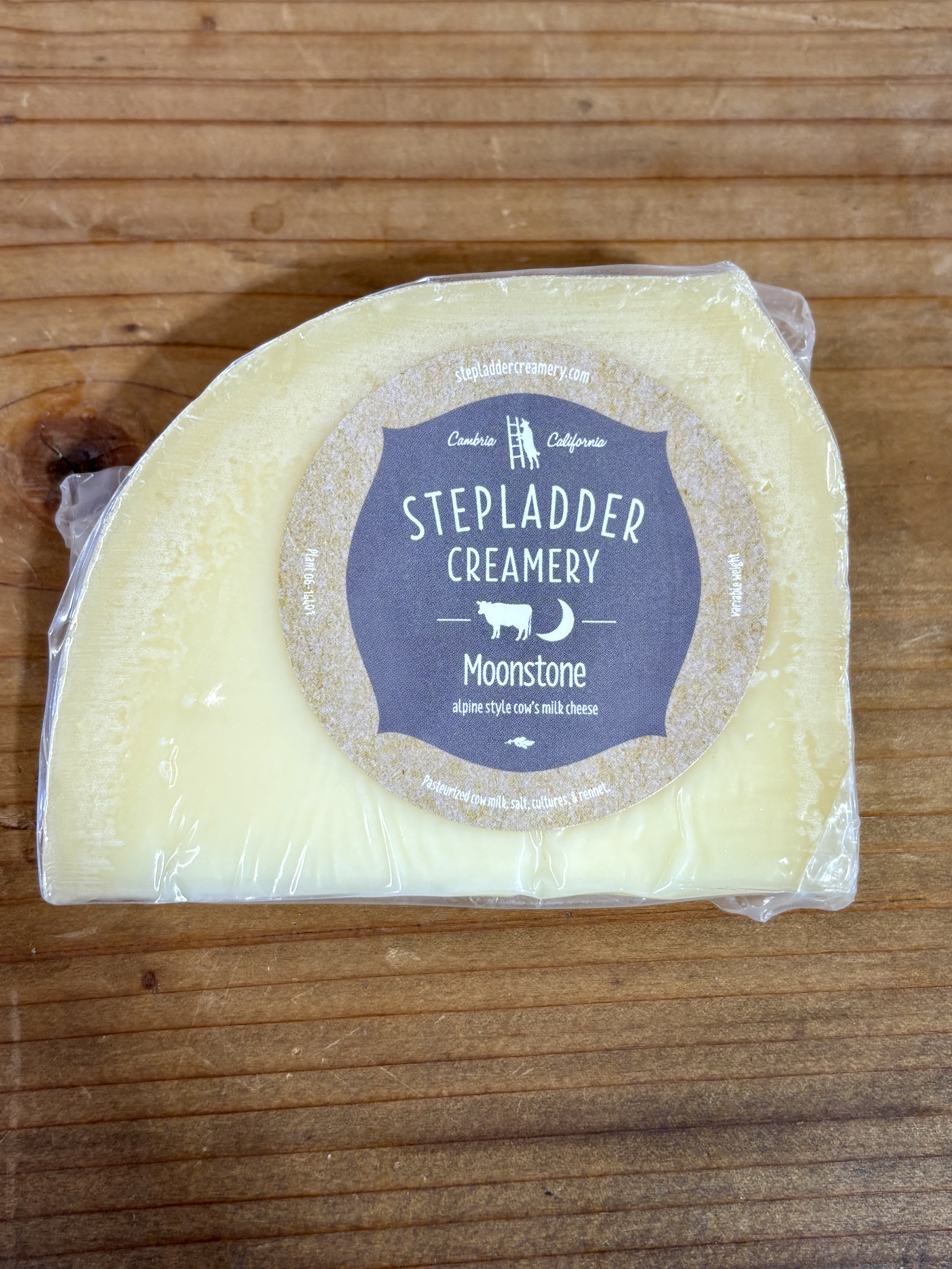 Moonstone Cheese (~ 4 oz)