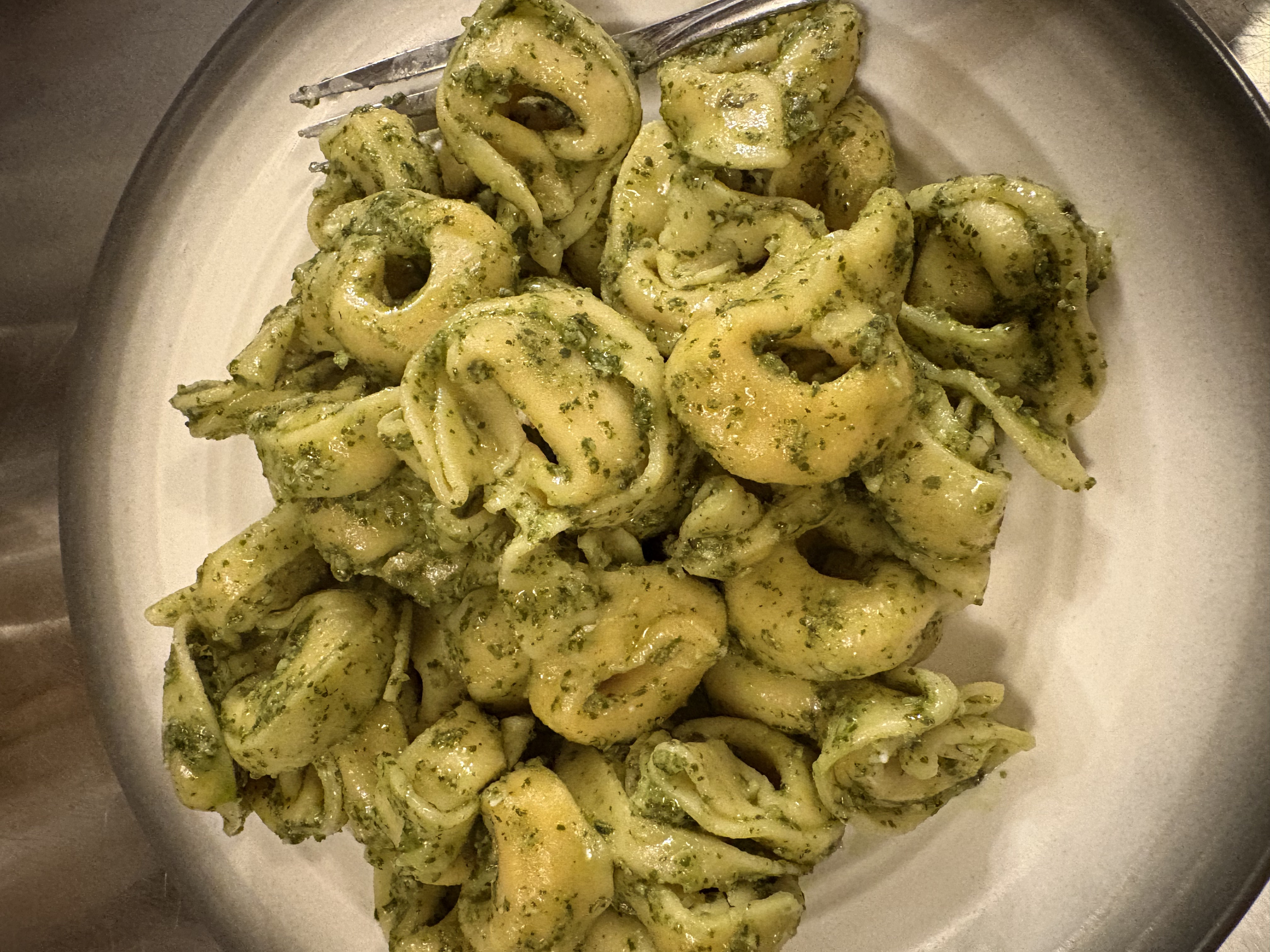 San Luis Ranch Market Pesto Tortellini Salad (16 oz)